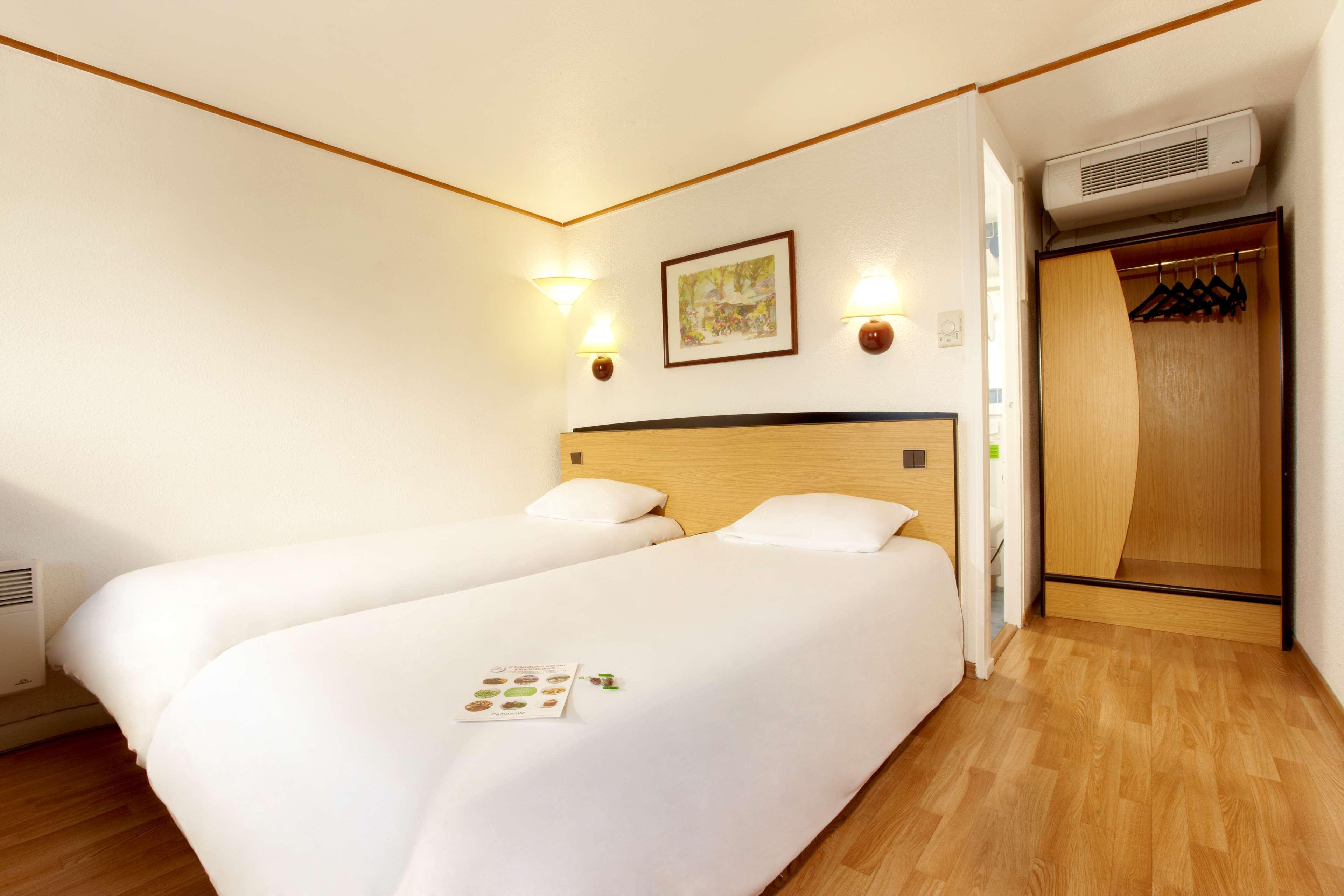 Hotel Campanile Rouen Nord - Mont-Saint-Aignan Esterno foto