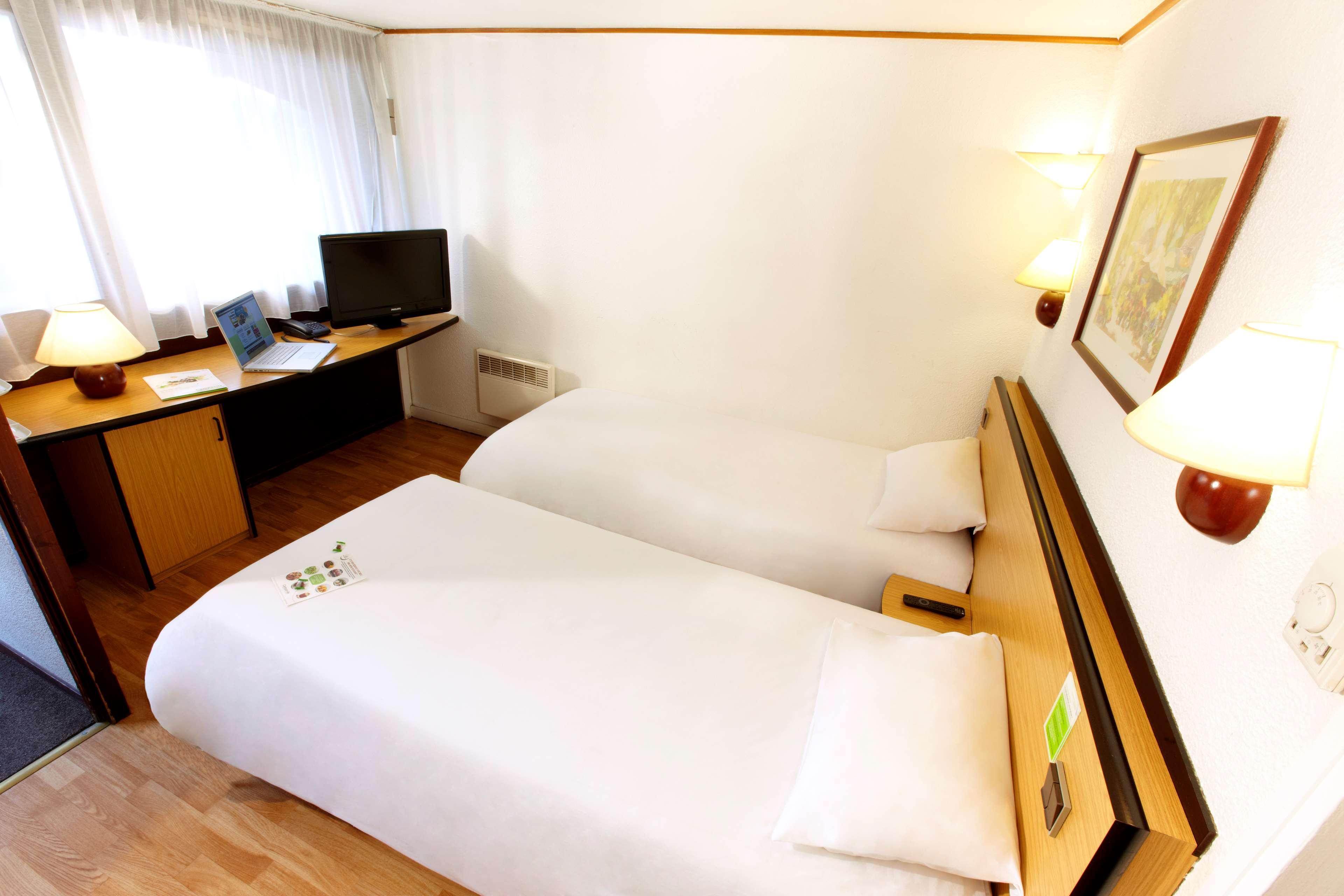 Hotel Campanile Rouen Nord - Mont-Saint-Aignan Esterno foto