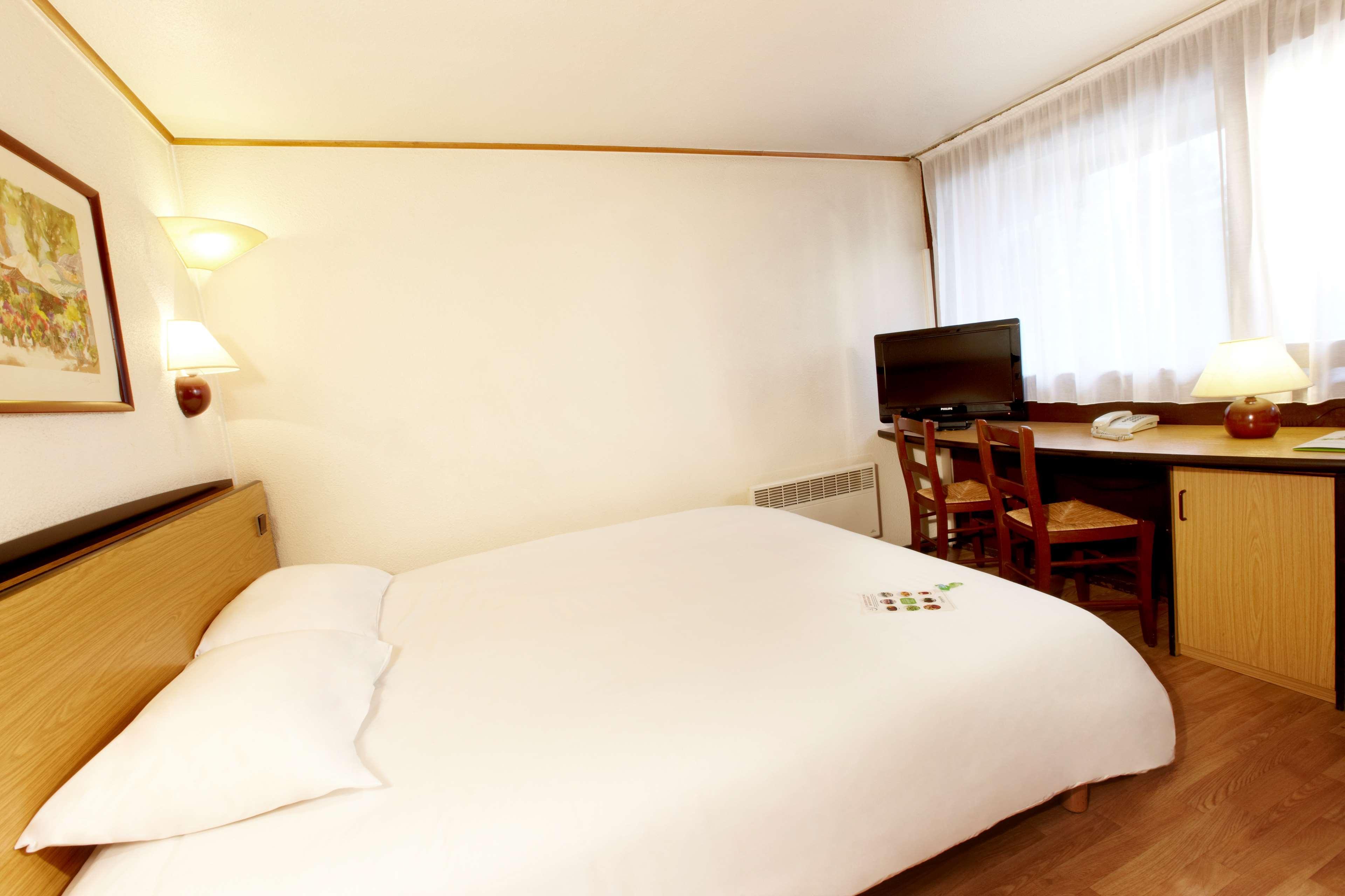 Hotel Campanile Rouen Nord - Mont-Saint-Aignan Esterno foto