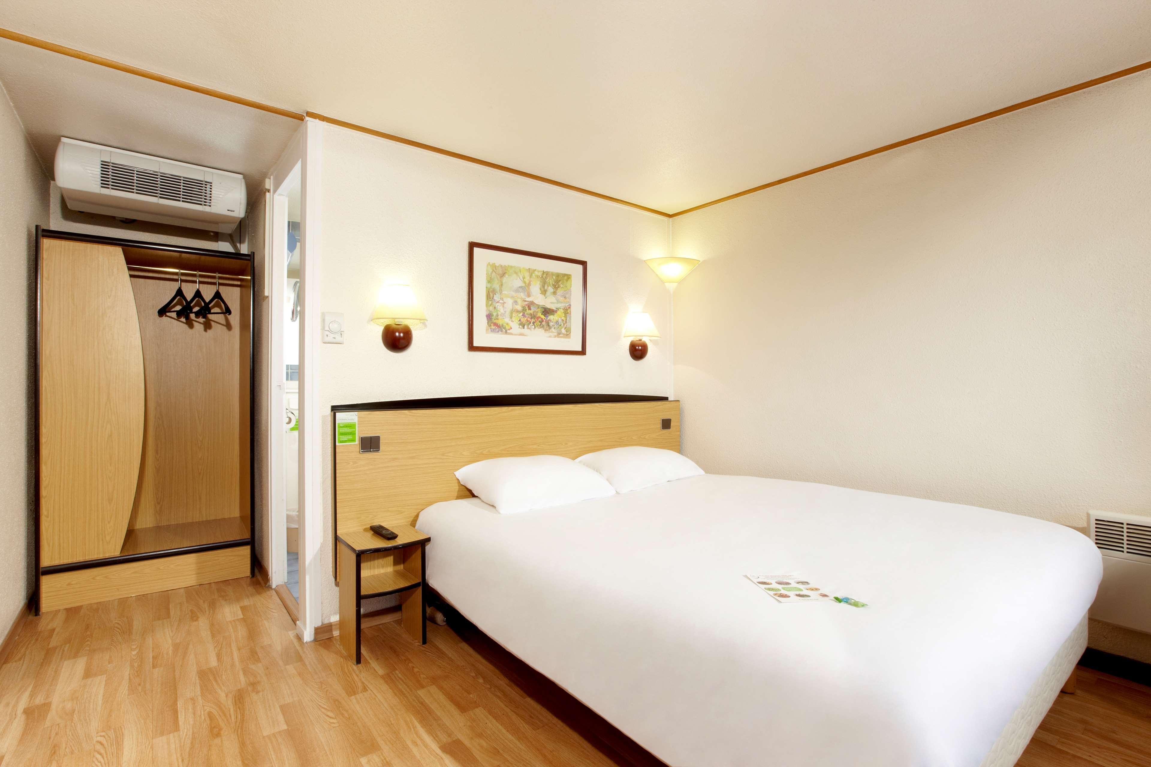 Hotel Campanile Rouen Nord - Mont-Saint-Aignan Esterno foto