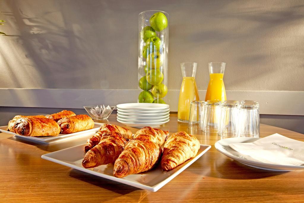 Hotel Campanile Rouen Nord - Mont-Saint-Aignan Esterno foto
